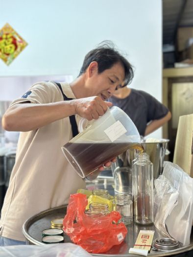 蜜香幸福上市!114年全國蜂蜜評鑑熱情展開,雙標章蜂蜜安心選購超簡單 蜜香幸福上市!114年全國蜂蜜評鑑熱情展開,雙標章蜂蜜安心選購超簡單